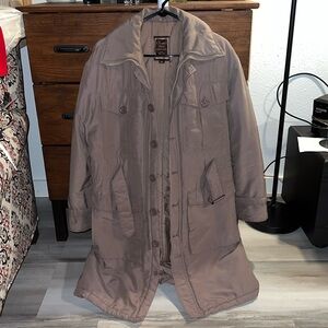 Vintage Christian Dior Trench Coat
Size 38R fits like US Medium